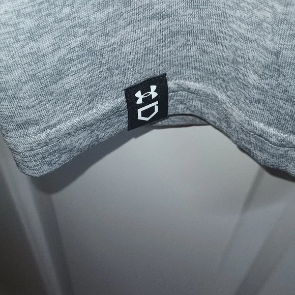 Under Armour Baseball Long Sleeve Men Size XL - Picture 5 of 6